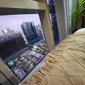 luxestaysmnl-coastal-chic-netflx-380mbps-pool-bgc.angeleshotels.net/
